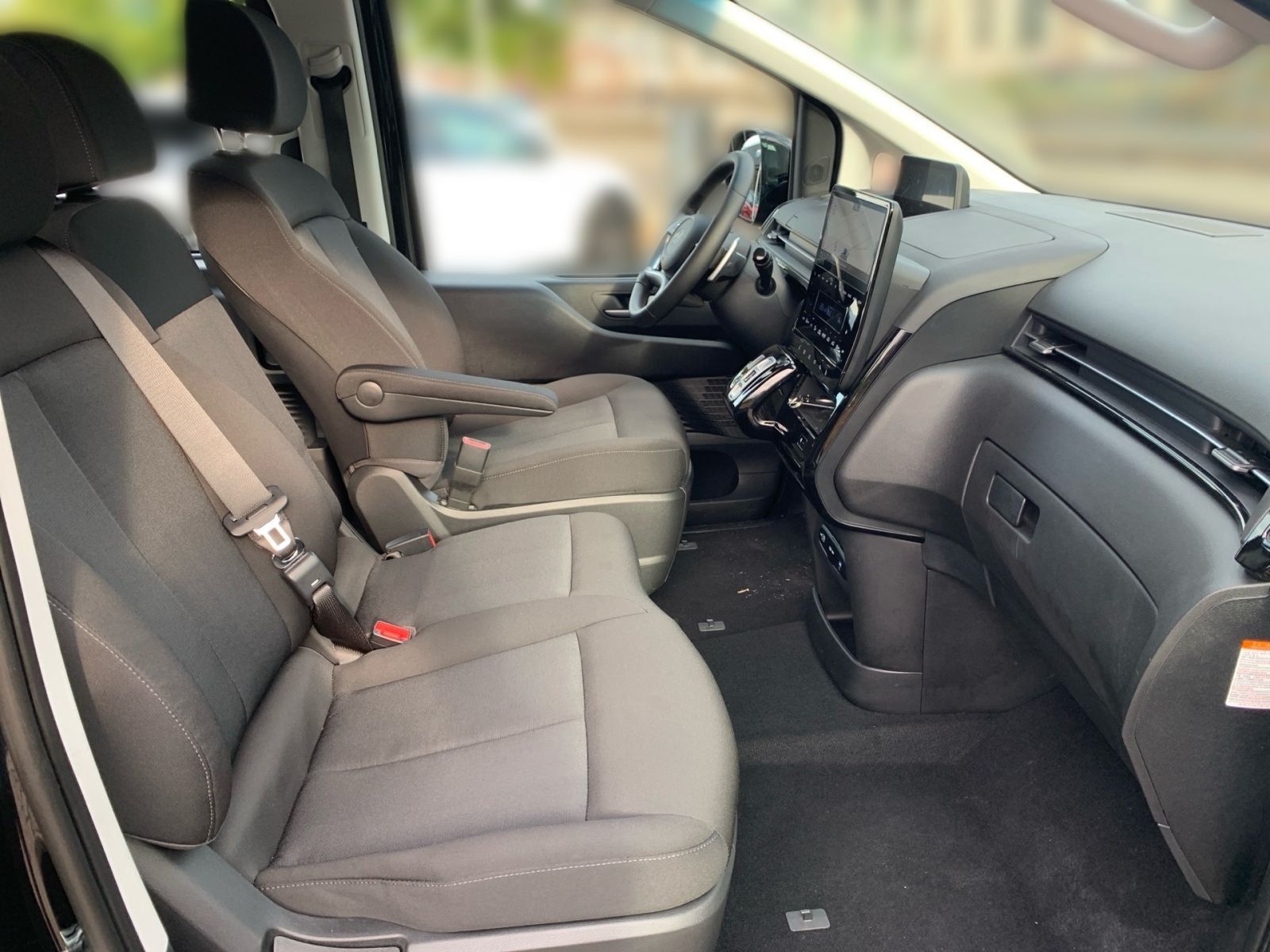 Fahrzeugabbildung Hyundai STARIA 1.6 T-GDI Hybrid Trend 9-Sitzer Navi Allw