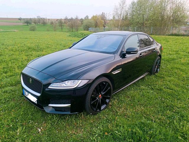 Jaguar XF 3.0d 300PS AHK