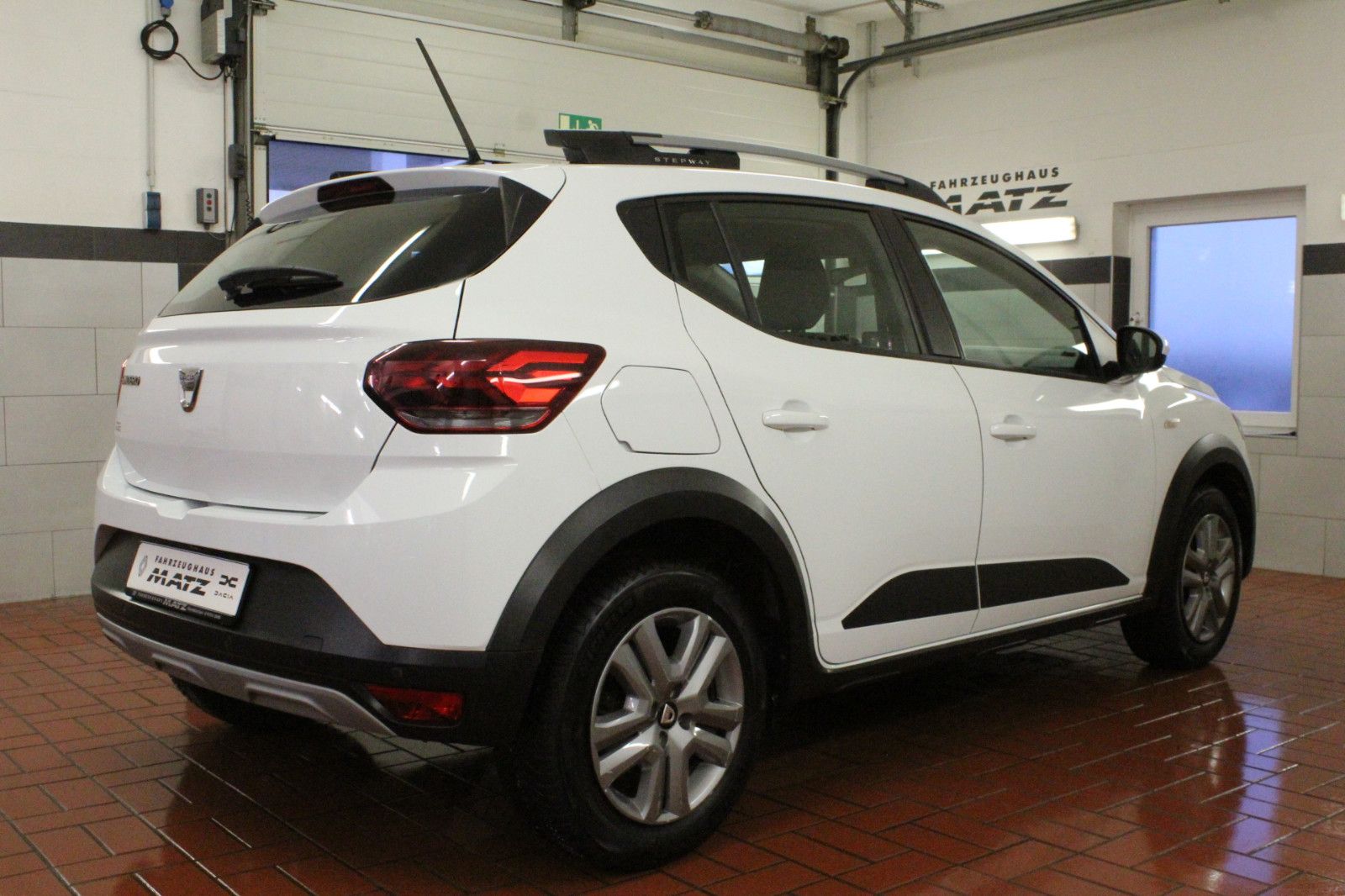 Fahrzeugabbildung Dacia Sandero Stepway TCe 100 ECO-G Comfort *Media-Dis