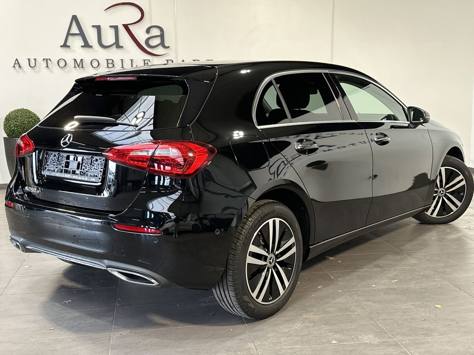 Fahrzeugabbildung Mercedes-Benz A 250e Progressive NAV+KEYLESS+TEMPO+PARKASSIST