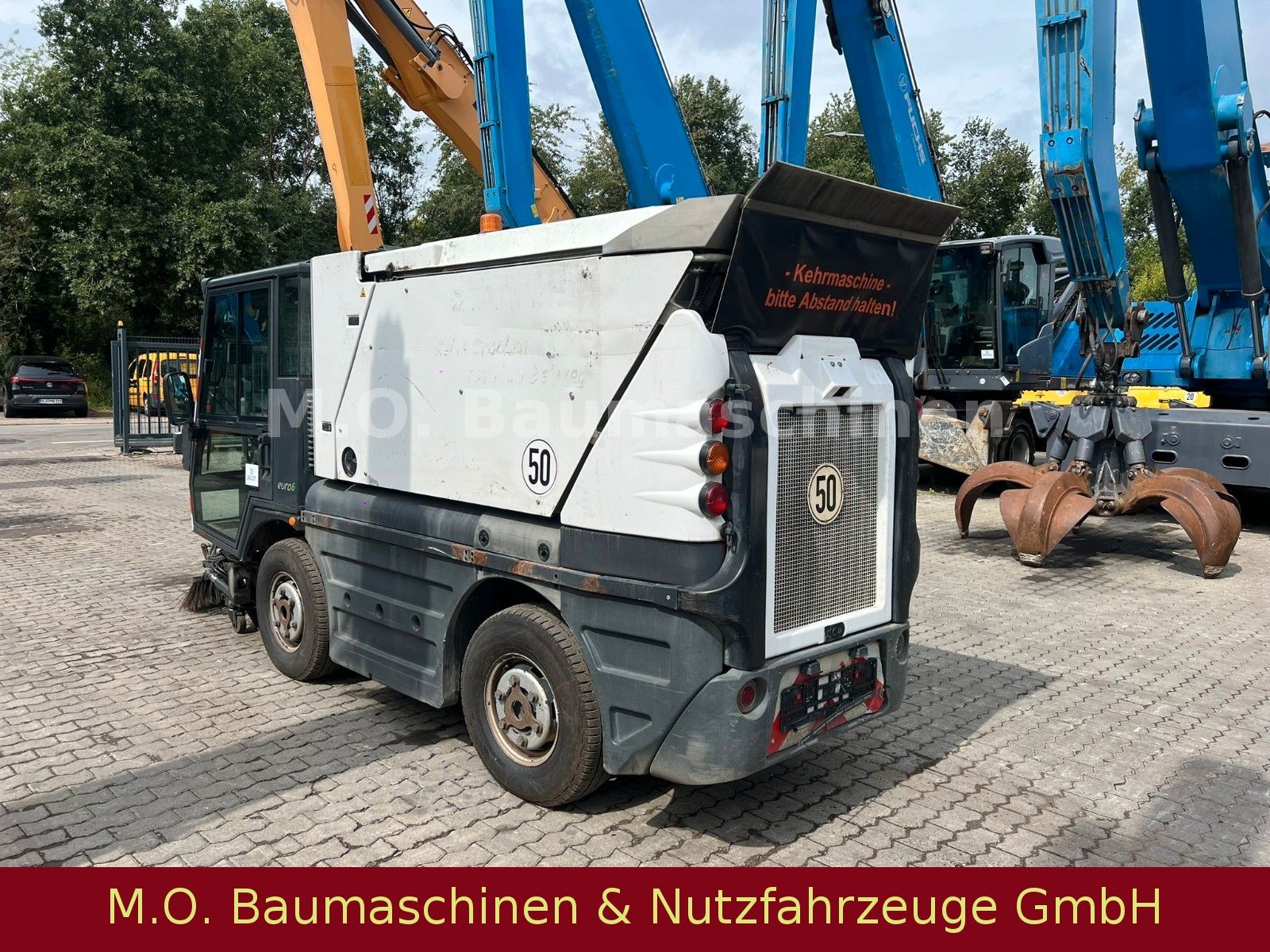 Fahrzeugabbildung Schmidt AEBI Schmidt Swingo 200 / Kehrmaschine /