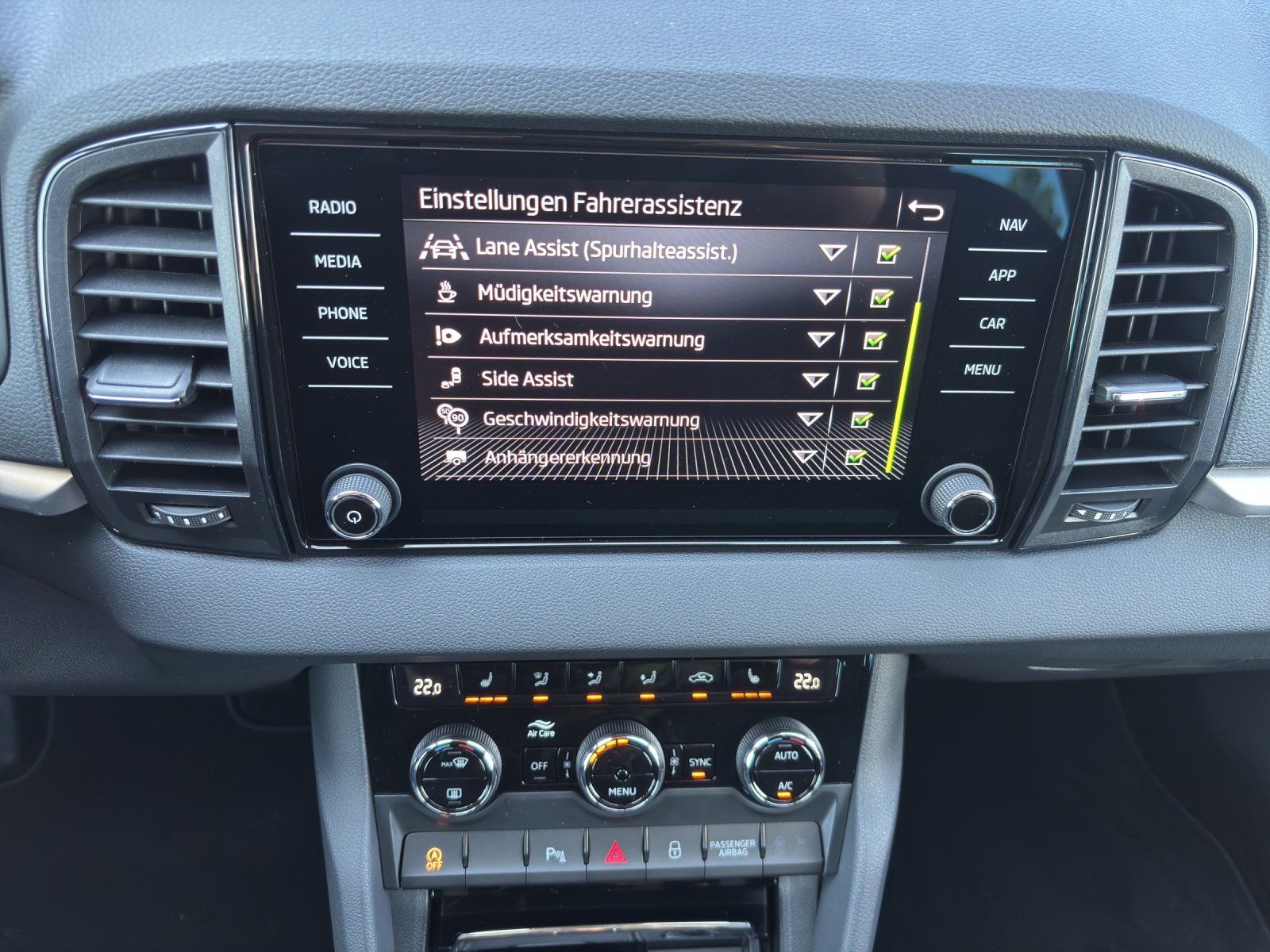 Fahrzeugabbildung SKODA Karoq Balance 2,0 TDI 110 kW DSG MATRIX/AHK/ACC