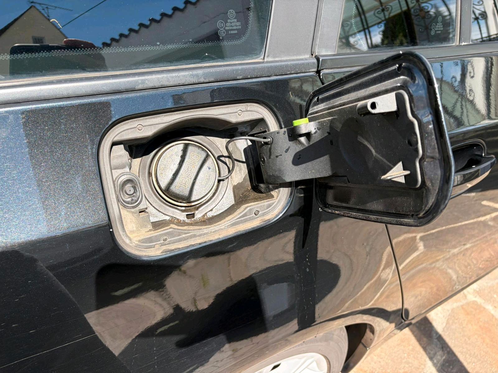 BMW 520 2010 — engine 163 HP (120kW)