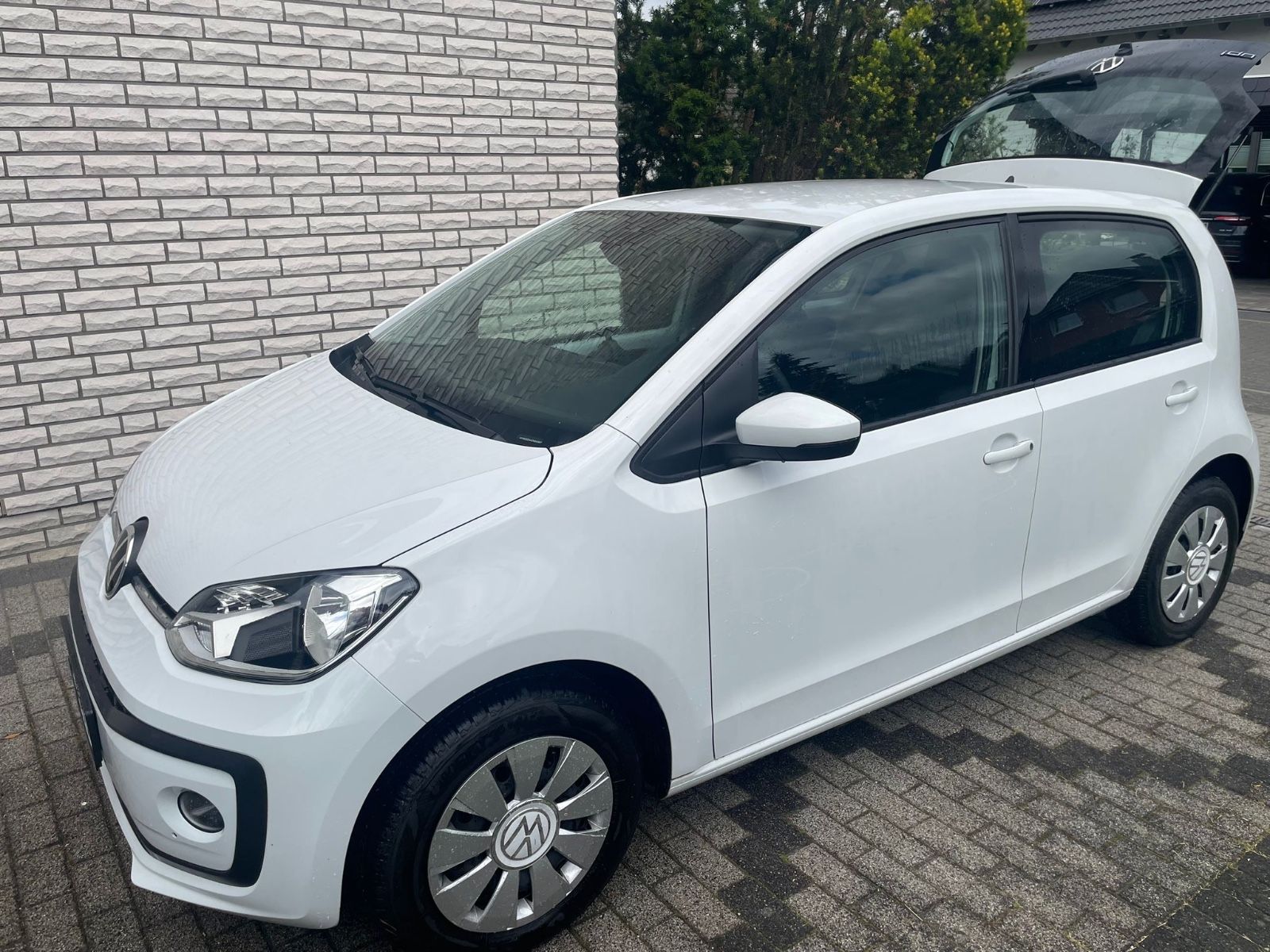 VW VW up! Basis 1.0 | EZ 08/2022 |Scheckheft