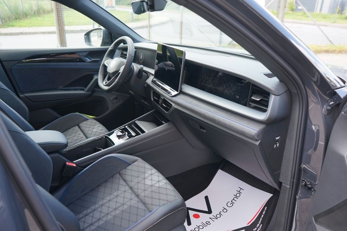 Fahrzeugabbildung Volkswagen Tayron 2.0 TDI 4Motion R-Line*Pano*Head Up*Ahk
