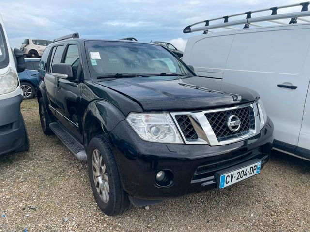 Nissan Pathfinder 3.0 DCi 230 V6 Auto / CV204