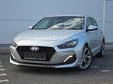 Hyundai i30 Fastback Premium (Automatik/Kamera) - Hyundai i30: Silber
