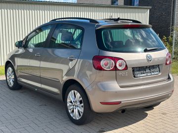 Volkswagen Golf - 8