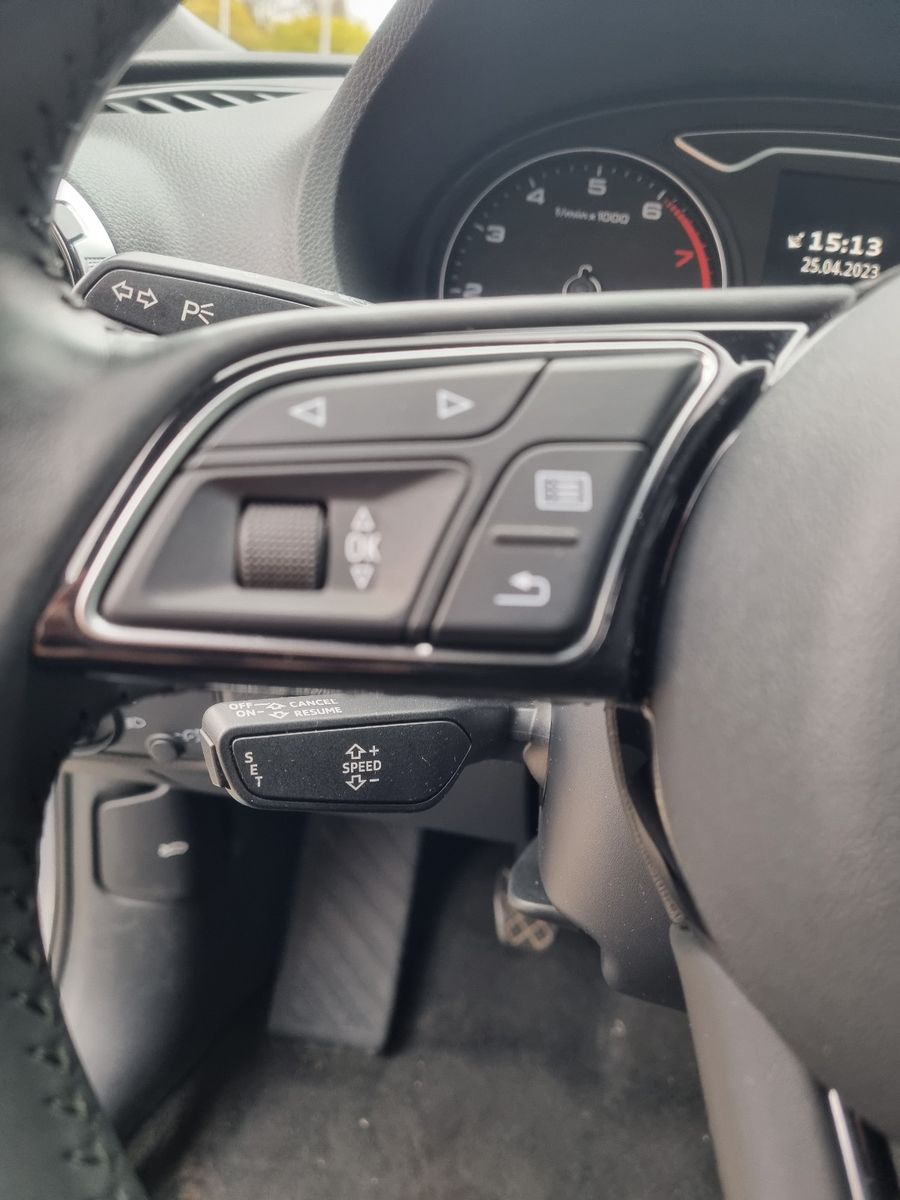 Fahrzeugabbildung Audi A3 Limousine 35 TFSI sport XENON NAVI SHZ