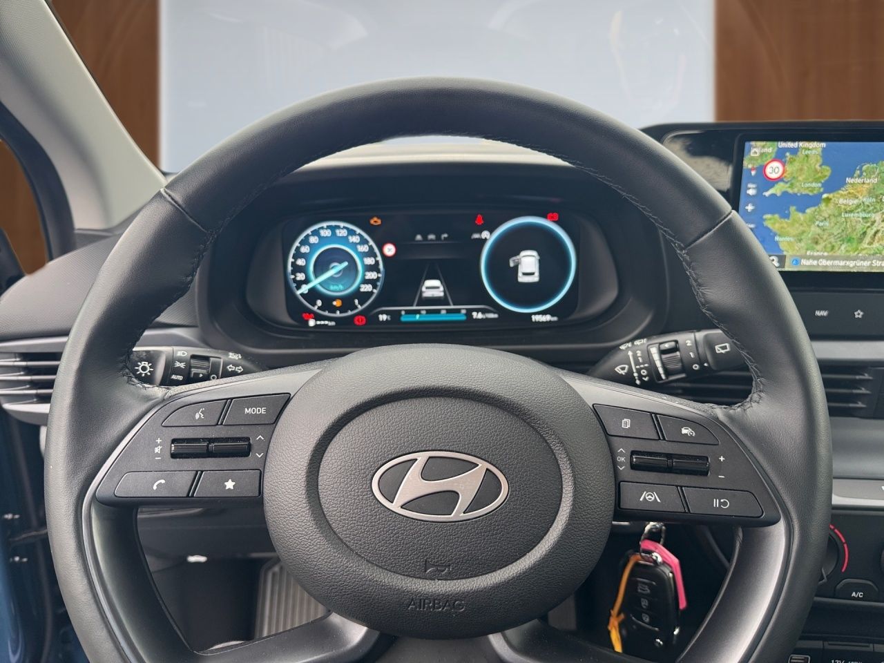 Fahrzeugabbildung Hyundai i20 TREND KAMERA*SHZ*LHZ*NAVI*USB*ZV*CARPL*