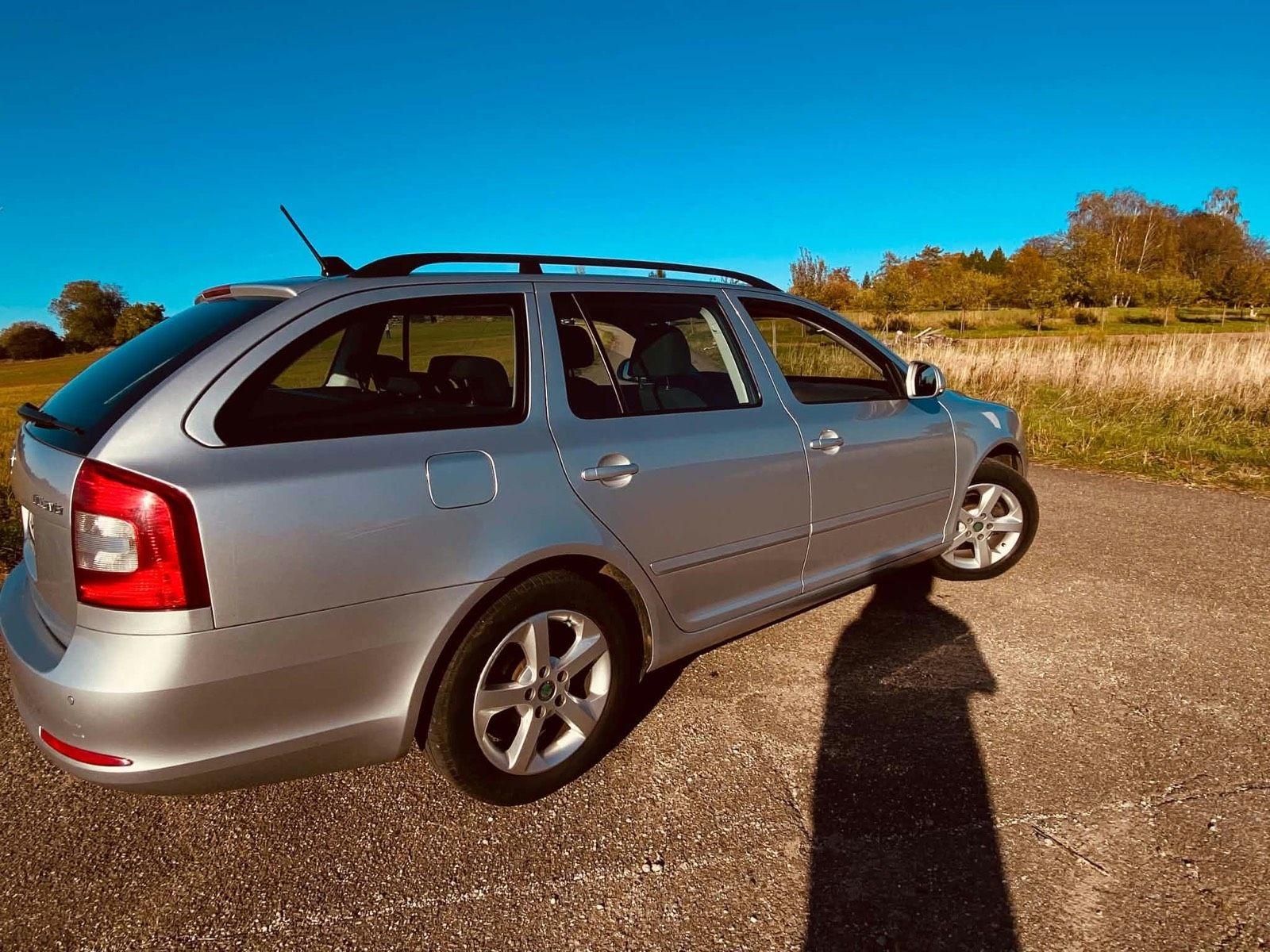 Skoda Octavia 2011 — фото 6