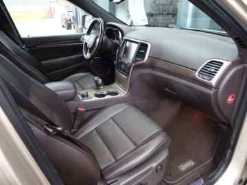 Jeep Grand Cherokee - 8