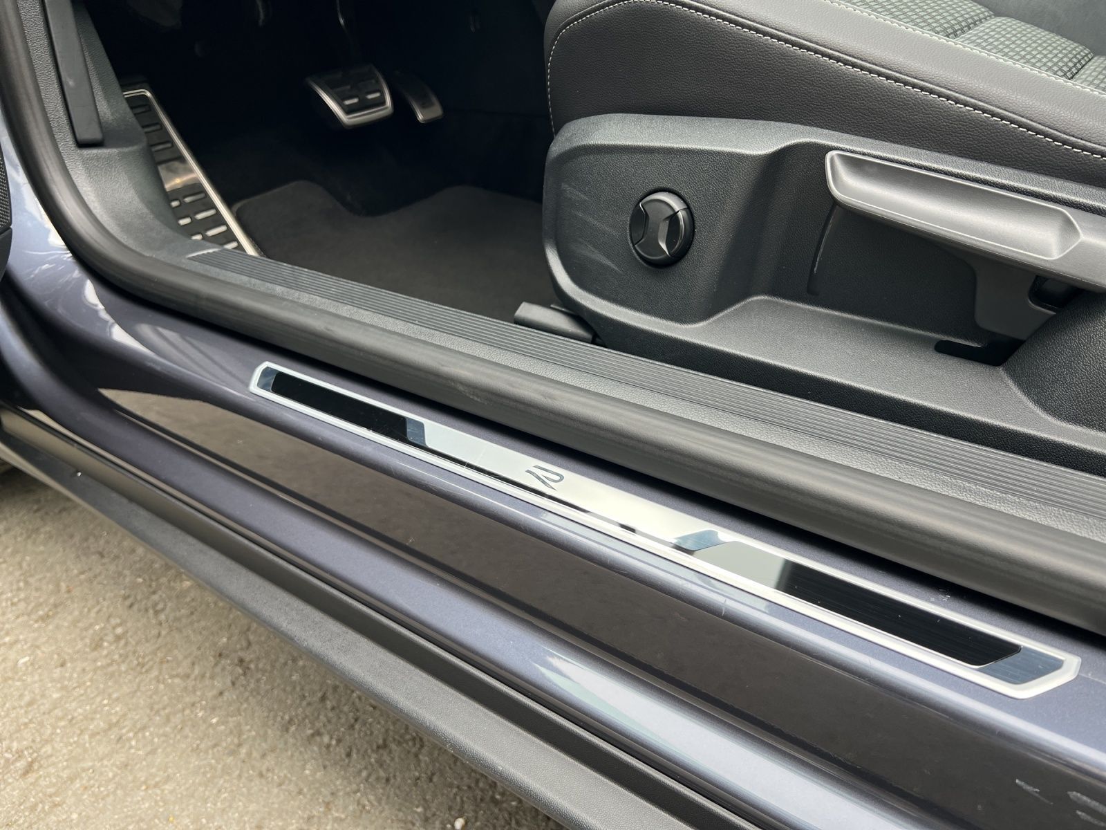 T-Roc Cabriolet R-Line 1.5 TSI DSG AHK*Navi*LED