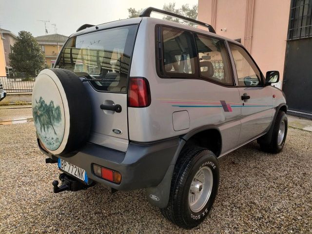 Nissan Terrano 2.4i alias Ford Maverick 2.4i