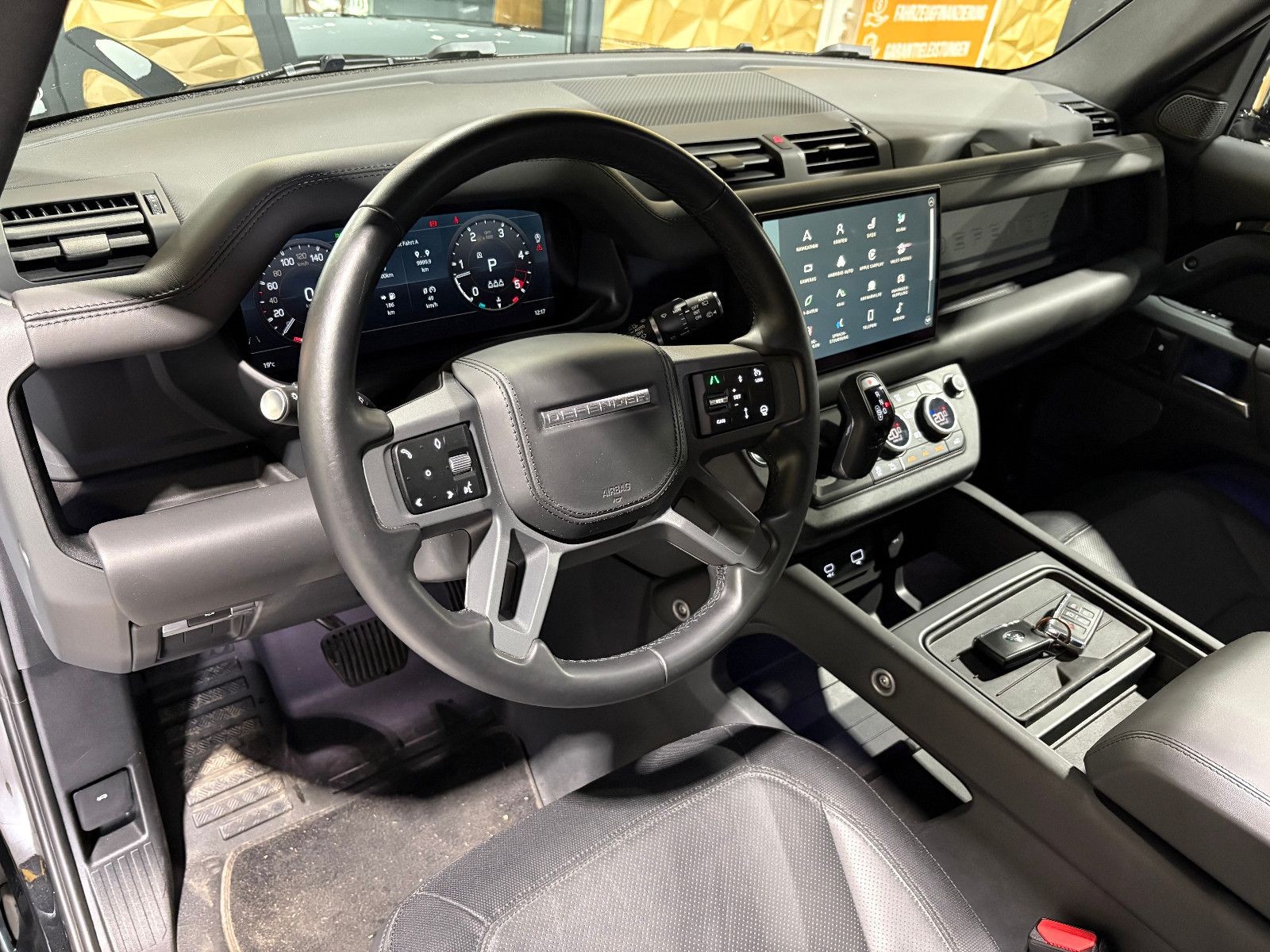 Fahrzeugabbildung Land Rover Defender 110 X-Dynamic HSE/PANO/360°/AHK/APPLE/