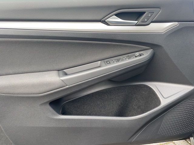 Golf VIII Variant Life 1.5 eTSI Bluetooth Navi