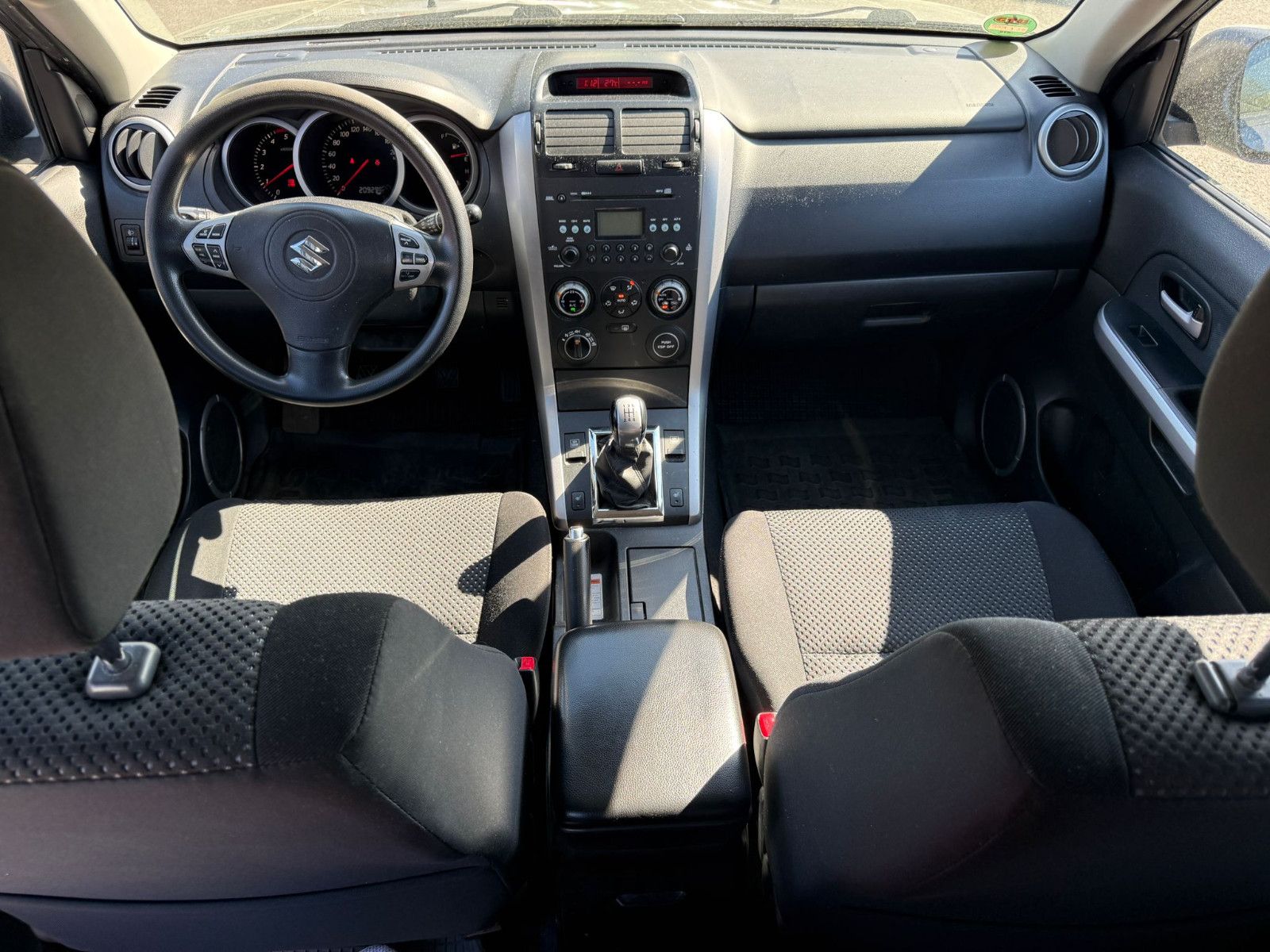 Fahrzeugabbildung Suzuki Grand Vitara 1.9 DDIS Comfort AHK Klimaaut PDC