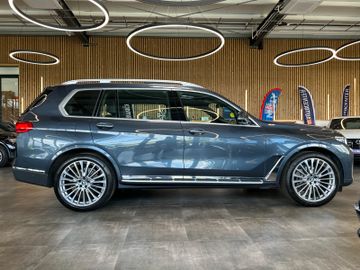 MYAUTOCENTER – Gebraucht- und Jahreswagen mit Werkstattservice in Pfaffenhofen BMW X7 *PANO(SKYLOUNGE)*HEADUP*6SITZER*5-ZONEN*VOLL*