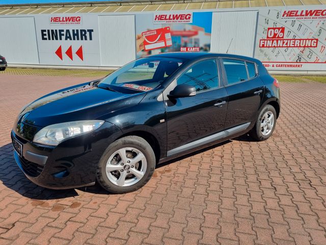 Renault Megane III Lim. 5-trg. Je t'aime  1.HAND