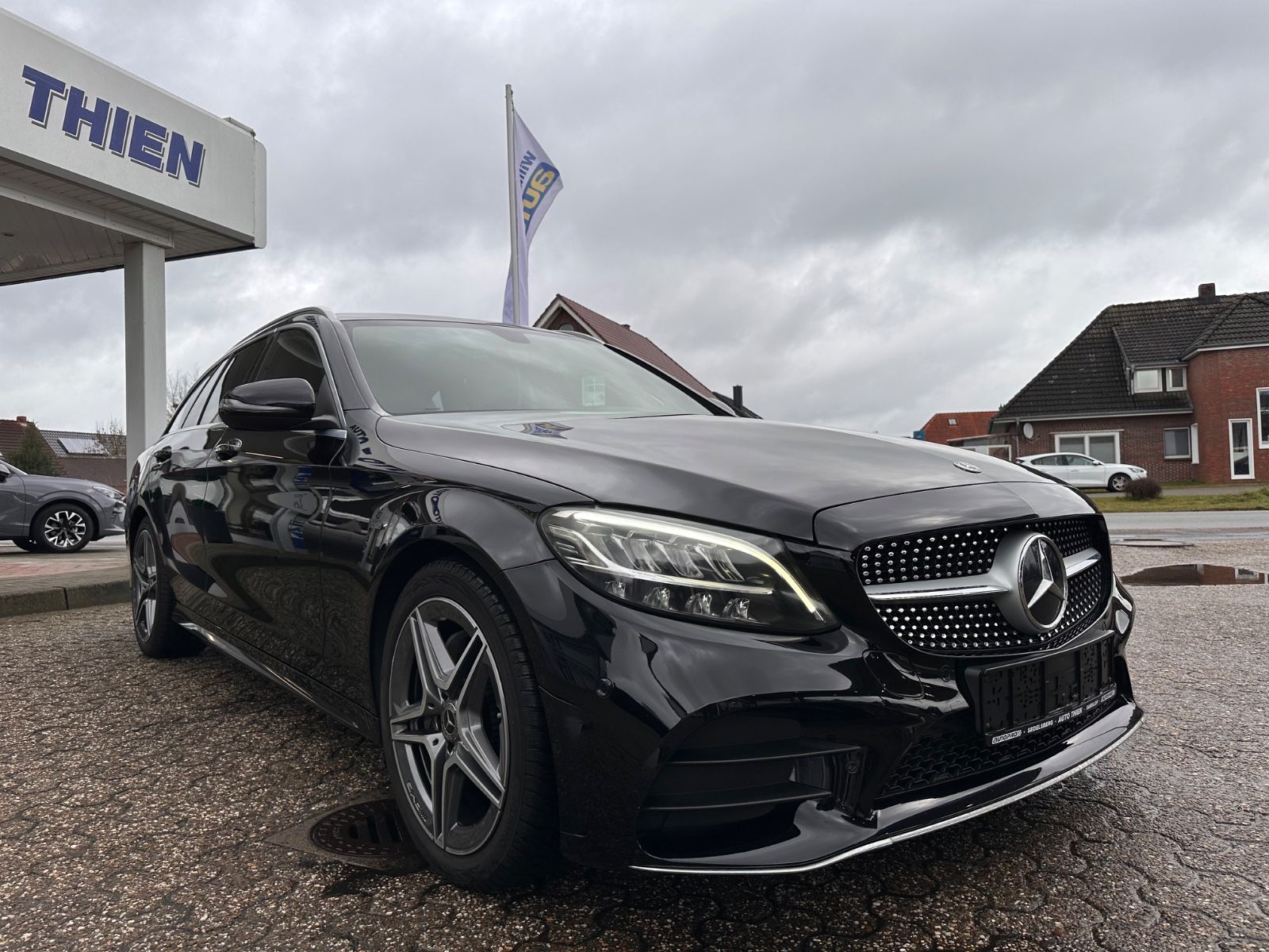 Fahrzeugabbildung Mercedes-Benz C 220 d T-Modell AMG Line Autm. LED/Navi/GRA/PDC