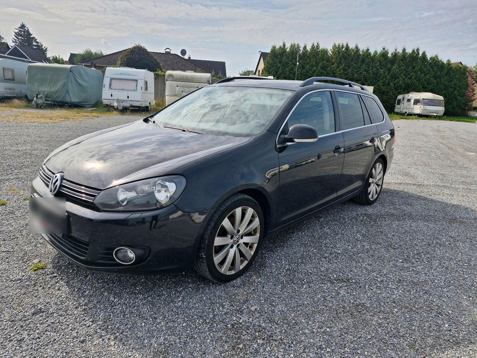 Volkswagen Golf 2012 — rear view