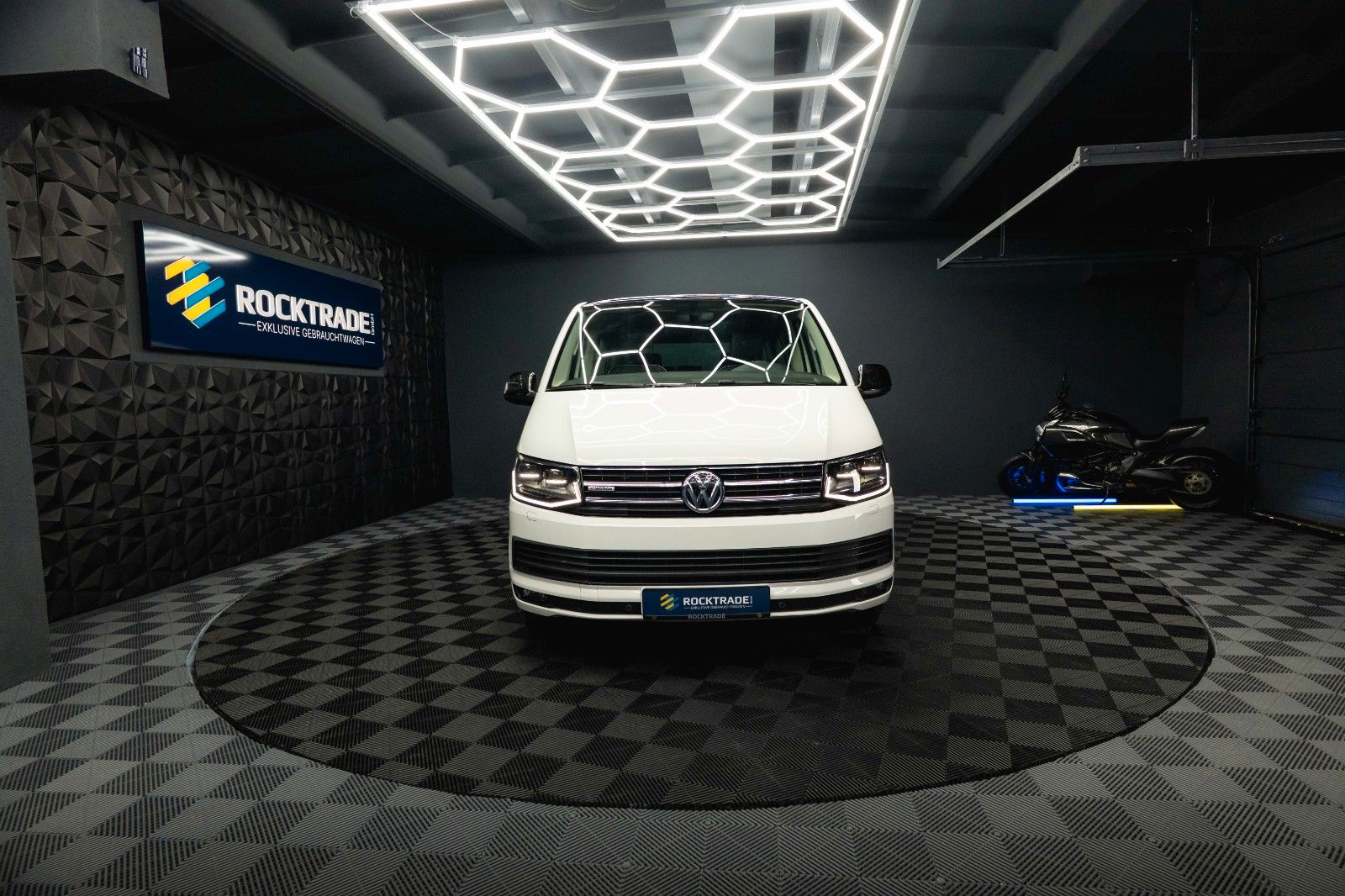 Fahrzeugabbildung Volkswagen T6 Multivan Edition 30 4Motion Sport *LED*Kamera