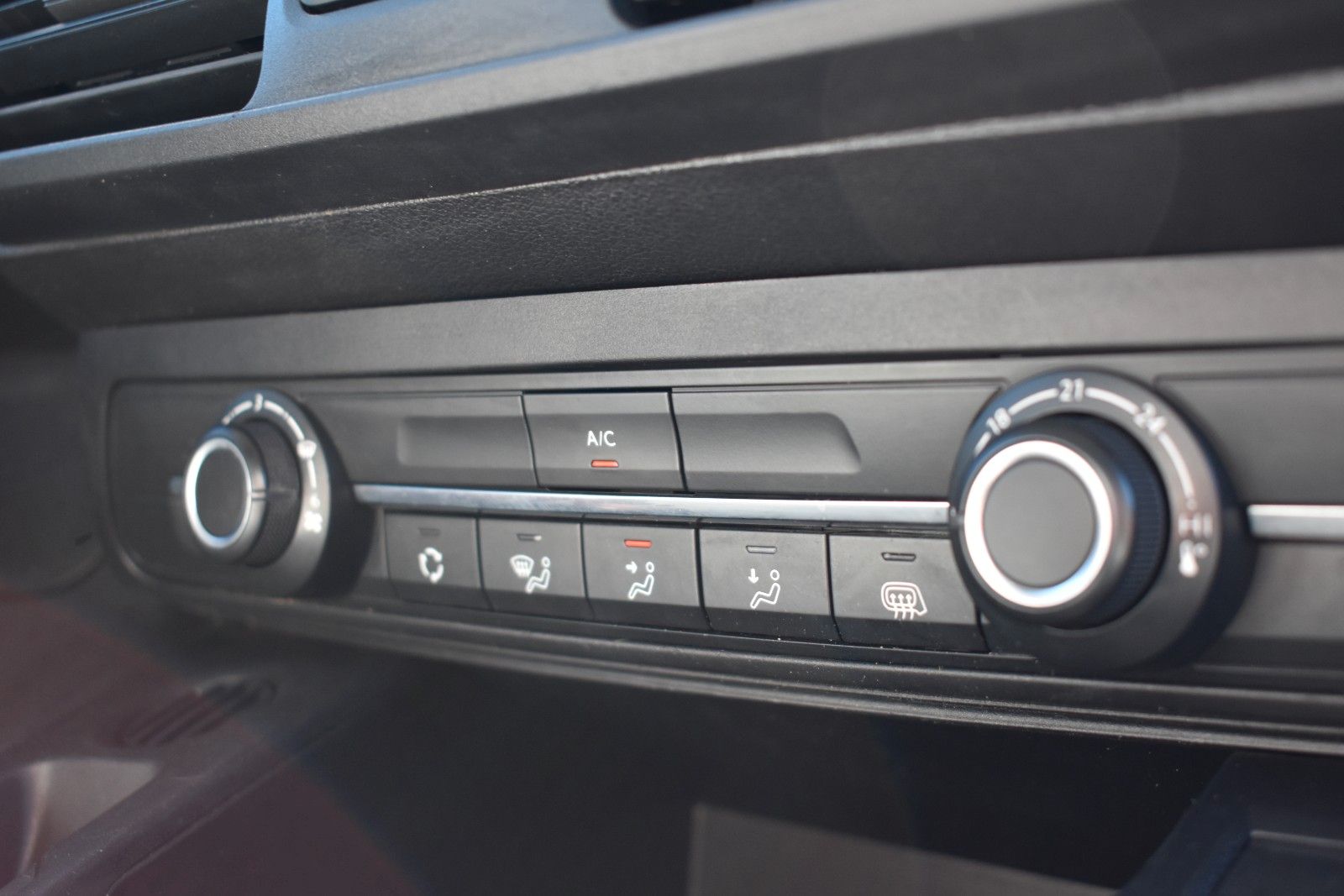 Fahrzeugabbildung Peugeot Partner Pro L2 /PDC/Schiebetür/Anhänger/Klima