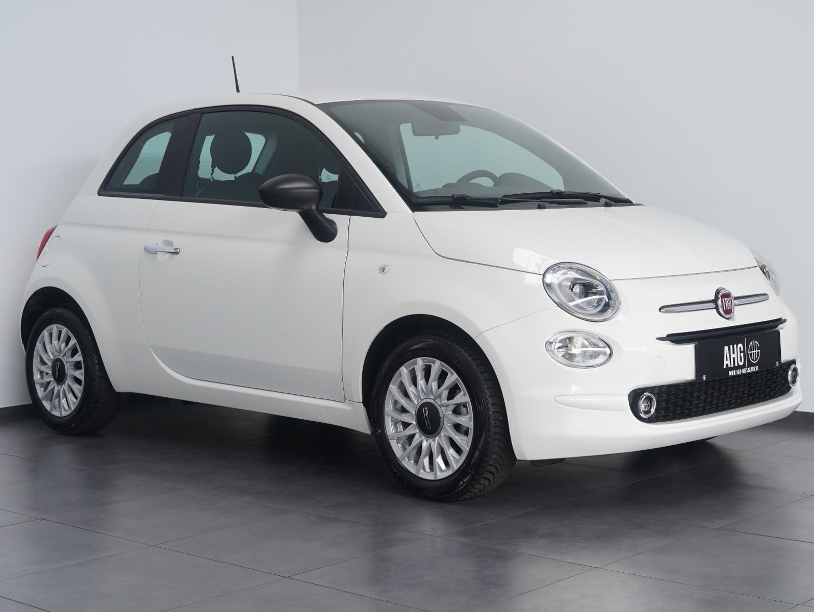 Fahrzeugabbildung Fiat 500 1.0 Mild Hybrid KOMFORT/TECH/NAVI/CARPLAY
