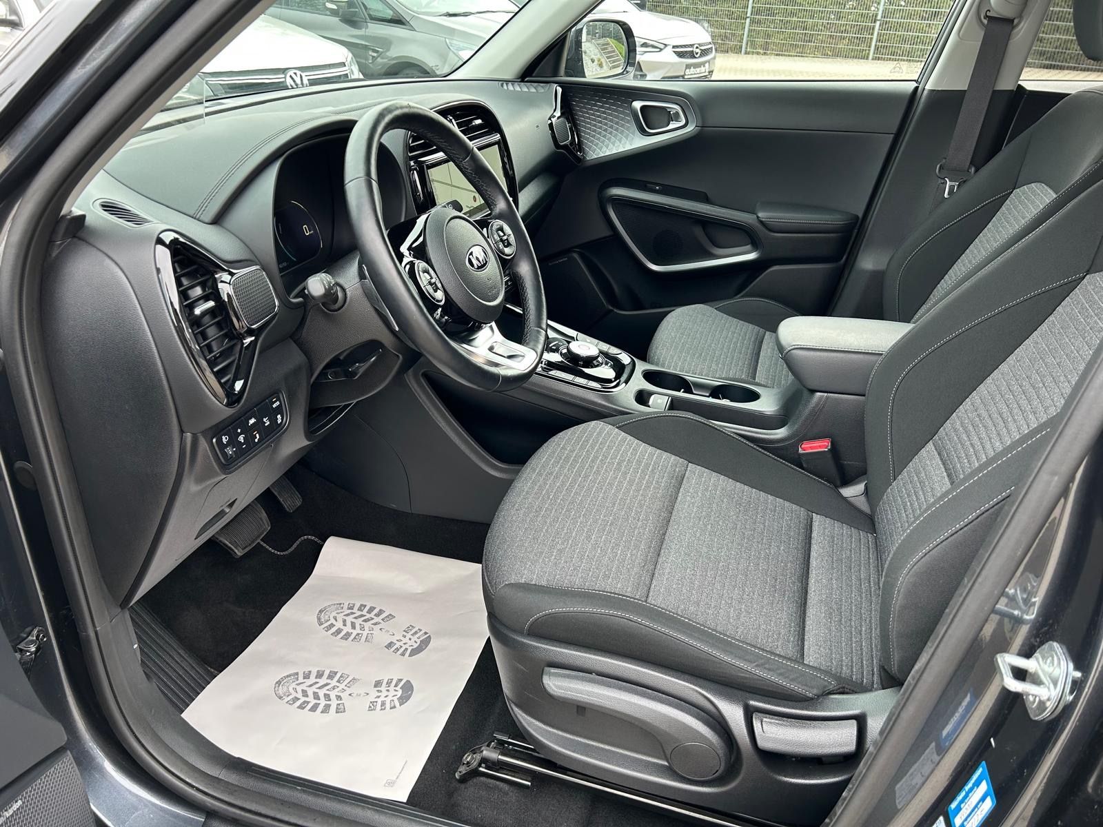 Fahrzeugabbildung Kia e-Soul Spirit°64 kWh°CCS°3 Phasen°SOH 97,2%°1Hnd