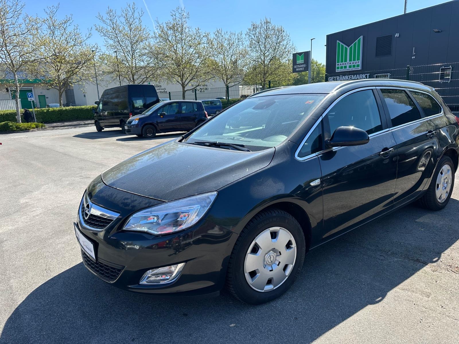 Opel Astra J Sports Tourer Innovation