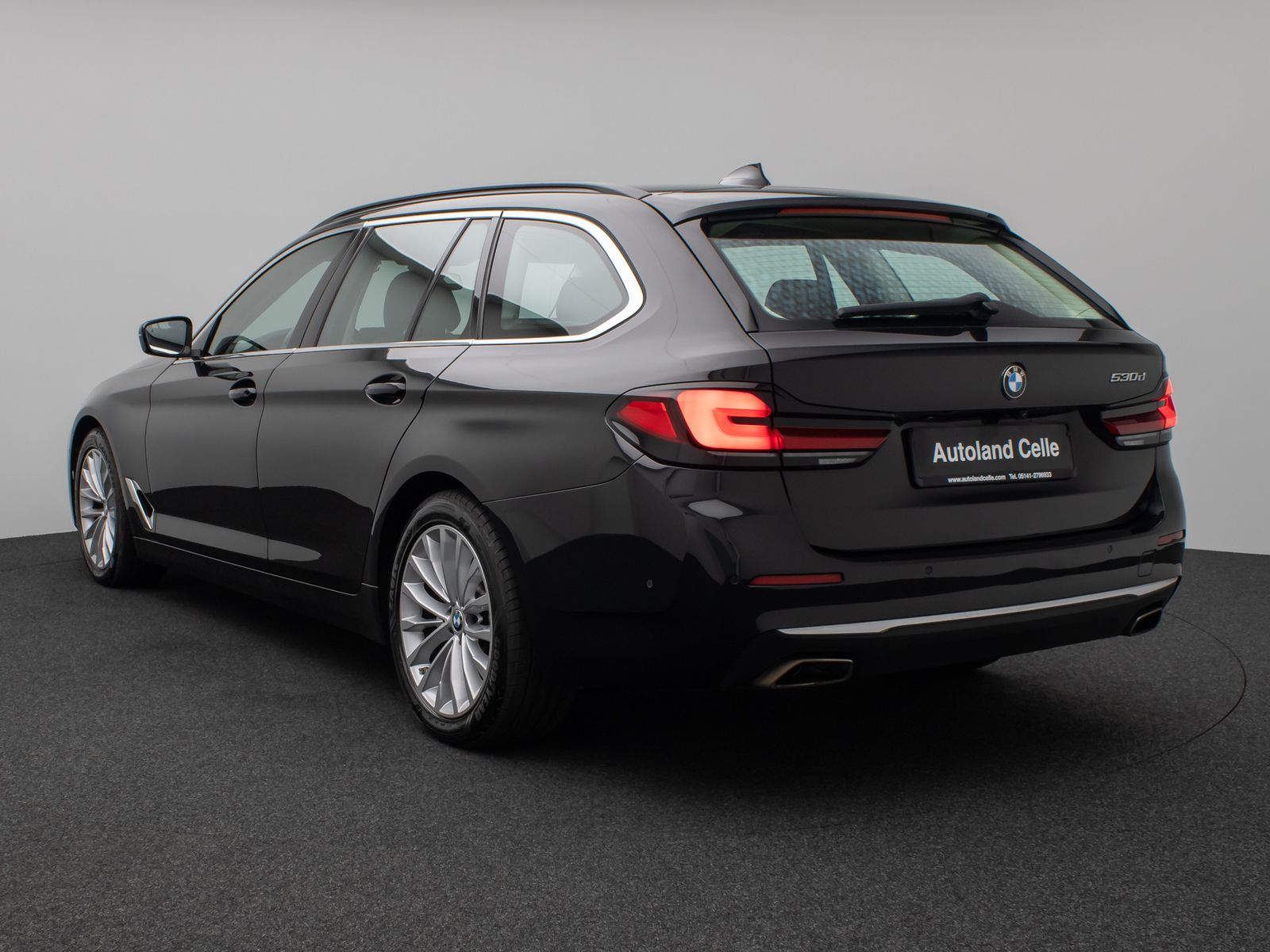 Fahrzeugabbildung BMW 530d LuxuryLine Kamera Laser HUD DAB ACC Komfort