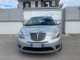 Lancia Ypsilon 1.3 MJT 75 CV Argento - Lancia Ypsilon Argento mit Diesel-Antrieb