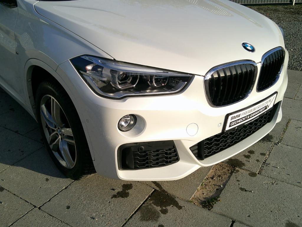 BMW X1 xDrive 20i M Sport Glasdach Head-Up AHK Navi!