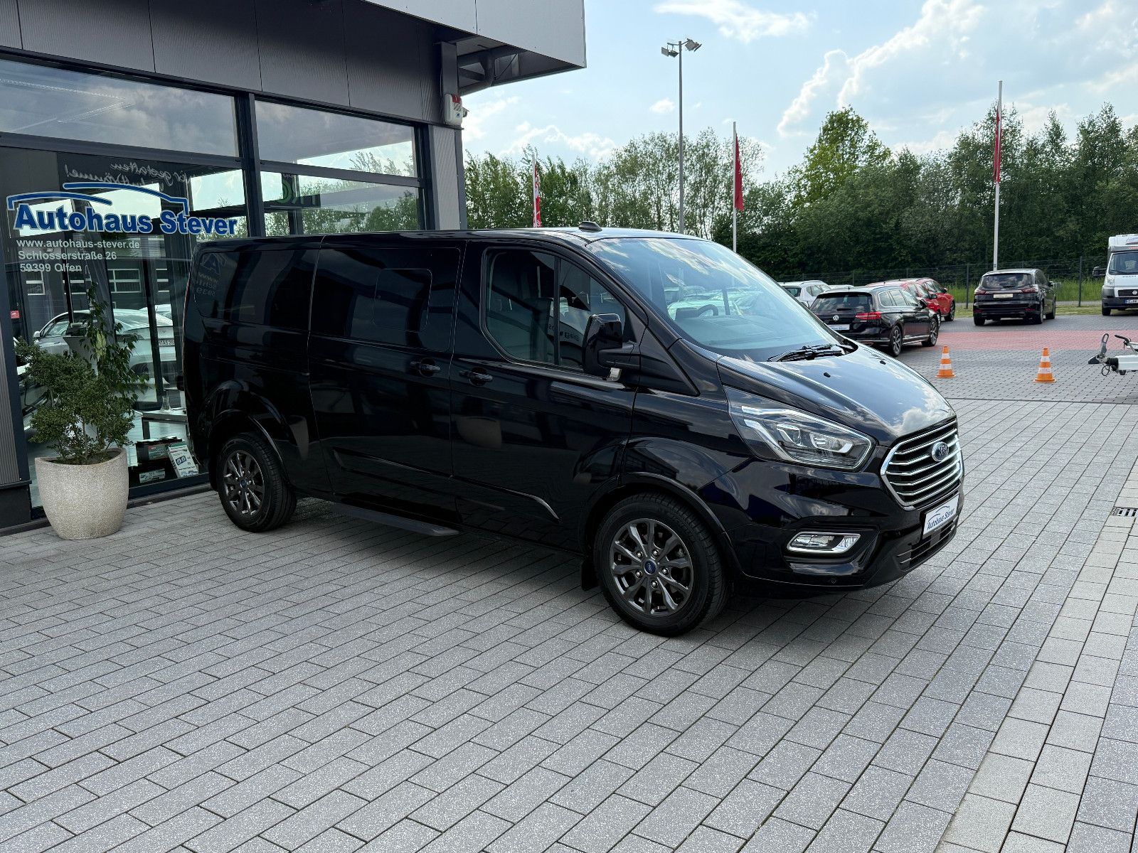 Fahrzeugabbildung Ford Transit/Tourneo Custom Kombi 320 L2 Tourneo Tita