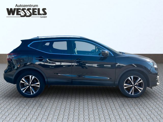 Nissan Qashqai 1,3 Zama AHK Glasdach