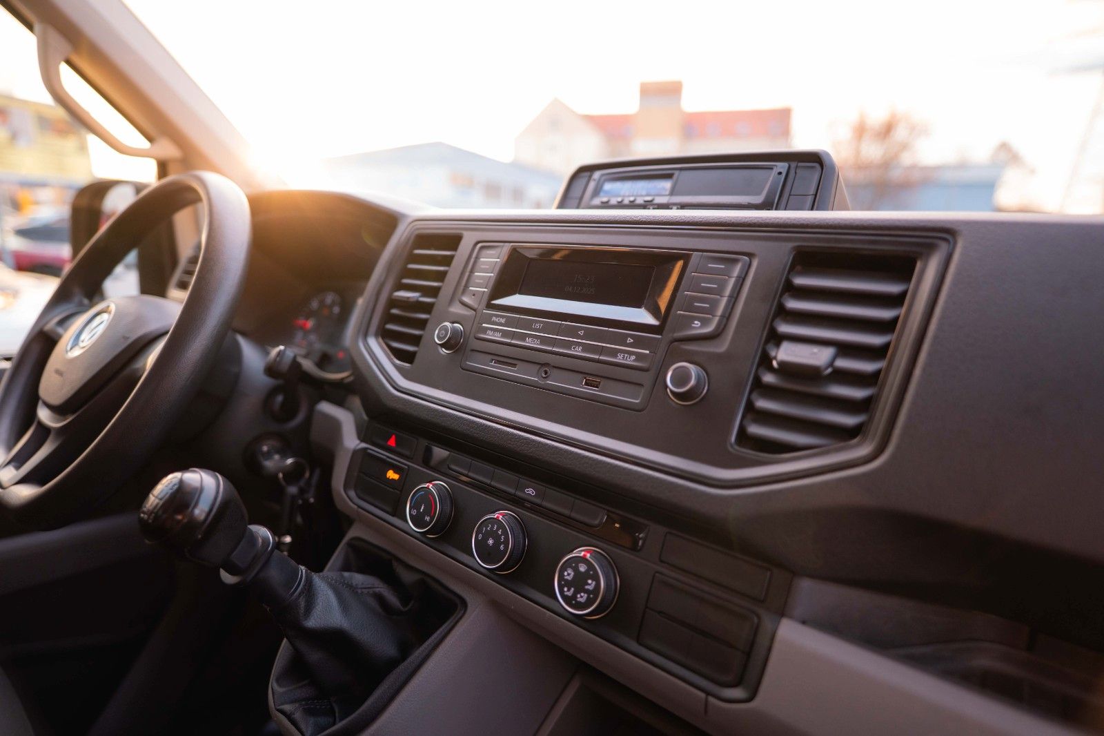 Fahrzeugabbildung Volkswagen Crafter Pritsche 35 DOKA lang FWD 7 Sitze 19%