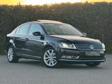 Volkswagen Passat Lim. 1.6 TDI Highline BlueMotion *XENON* - Volkswagen Passat aus 2012