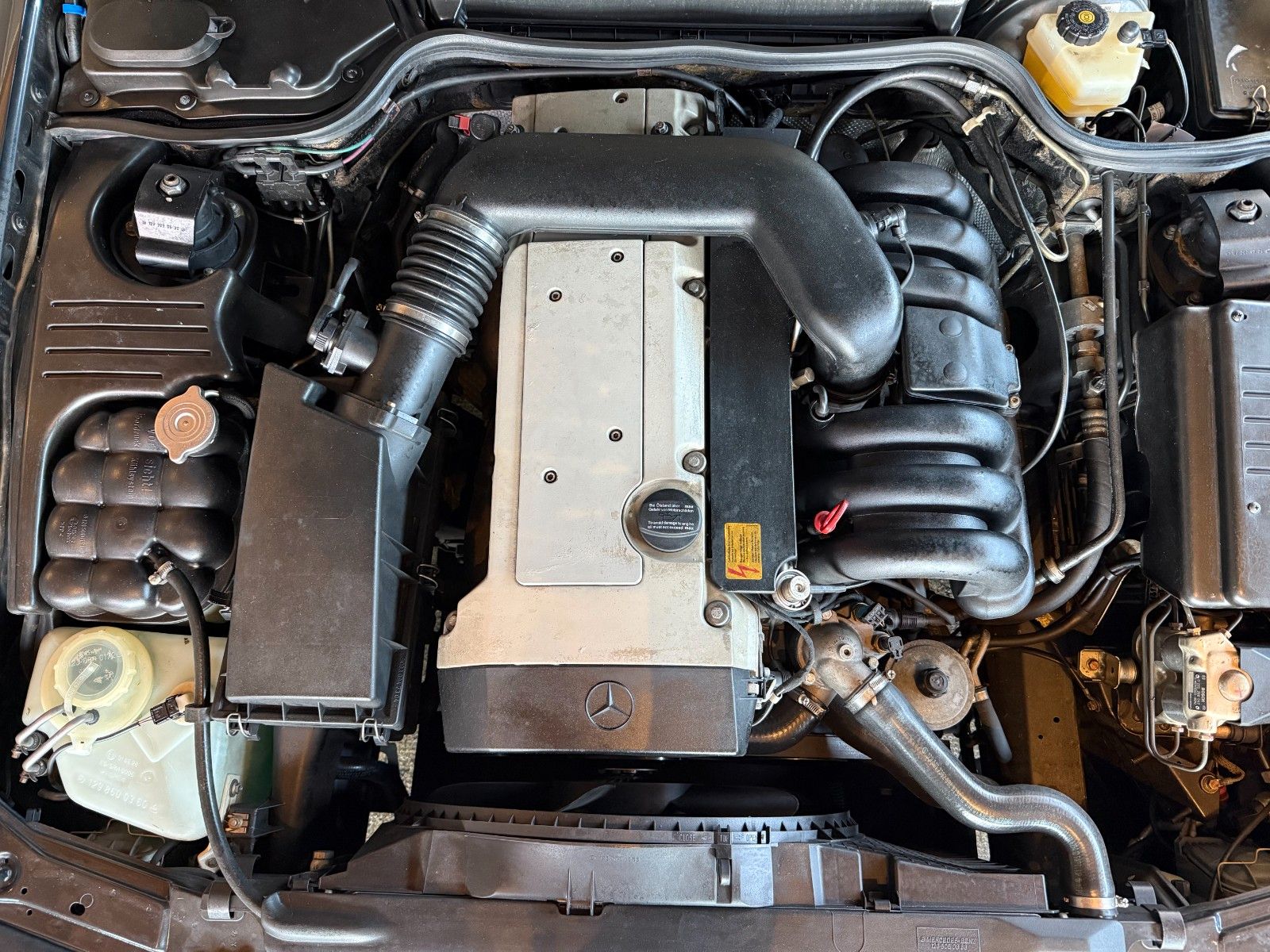Fahrzeugabbildung Mercedes-Benz SL 320 R129 Cabrio Autom. AMG unfallfrei Note 2