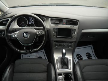 Volkswagen Golf - 10
