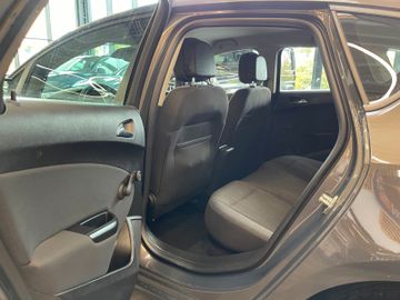 MYAUTOCENTER – Gebraucht- und Jahreswagen mit Werkstattservice in Pfaffenhofen Opel Astra J Lim. 5-trg. Selection *Klima*Navi*SHZ*