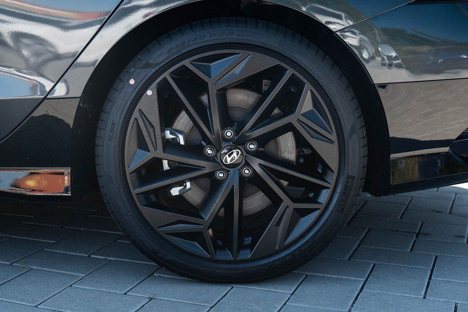 Fahrzeugabbildung Hyundai IONIQ 6 77,4kWh AWD First Edition