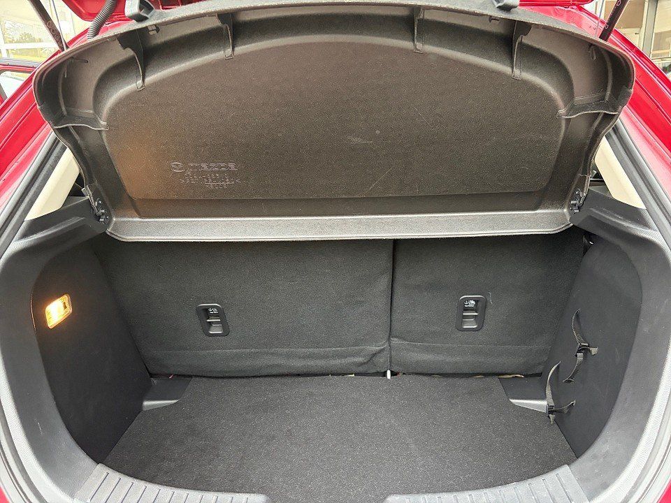 Fahrzeugabbildung Mazda 2 1.5i 90PS EXCLUSIVE TOU-P1 NAVI