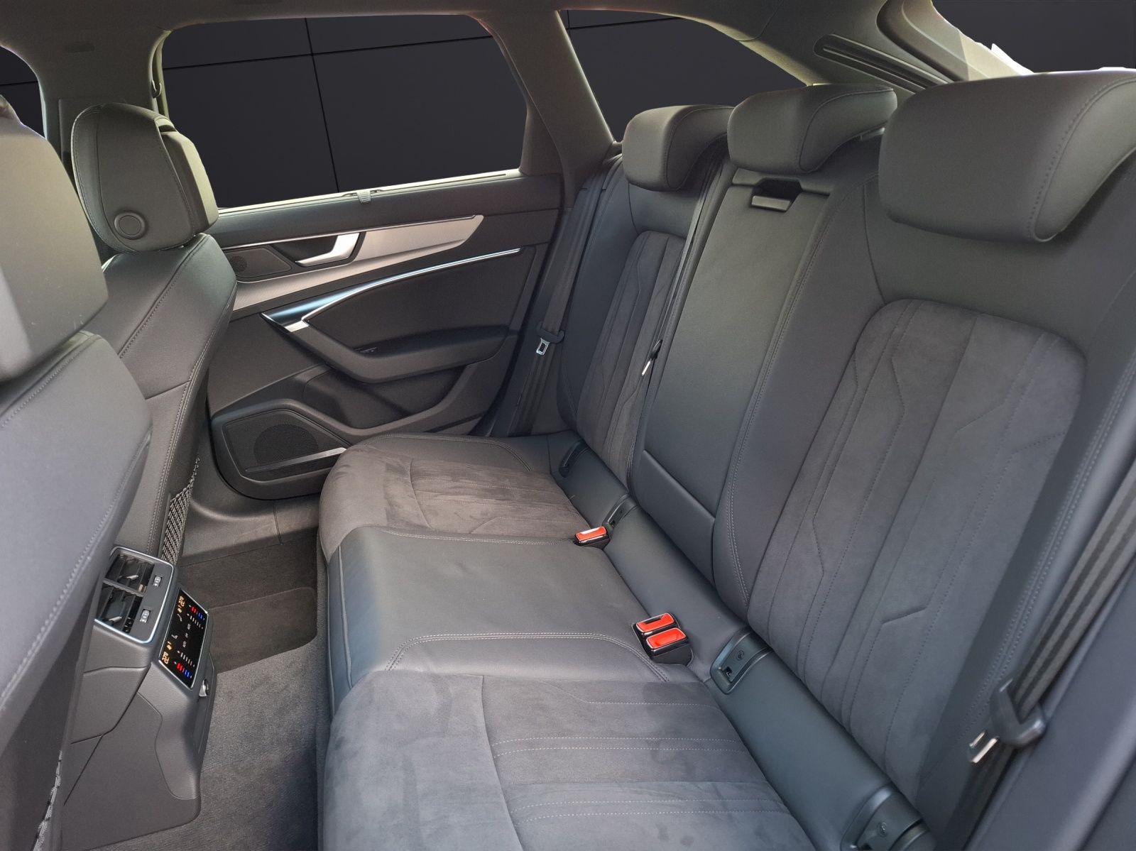 Fahrzeugabbildung Audi A6 Avant 55 TFSI sport quattro STH Matrix Luft A