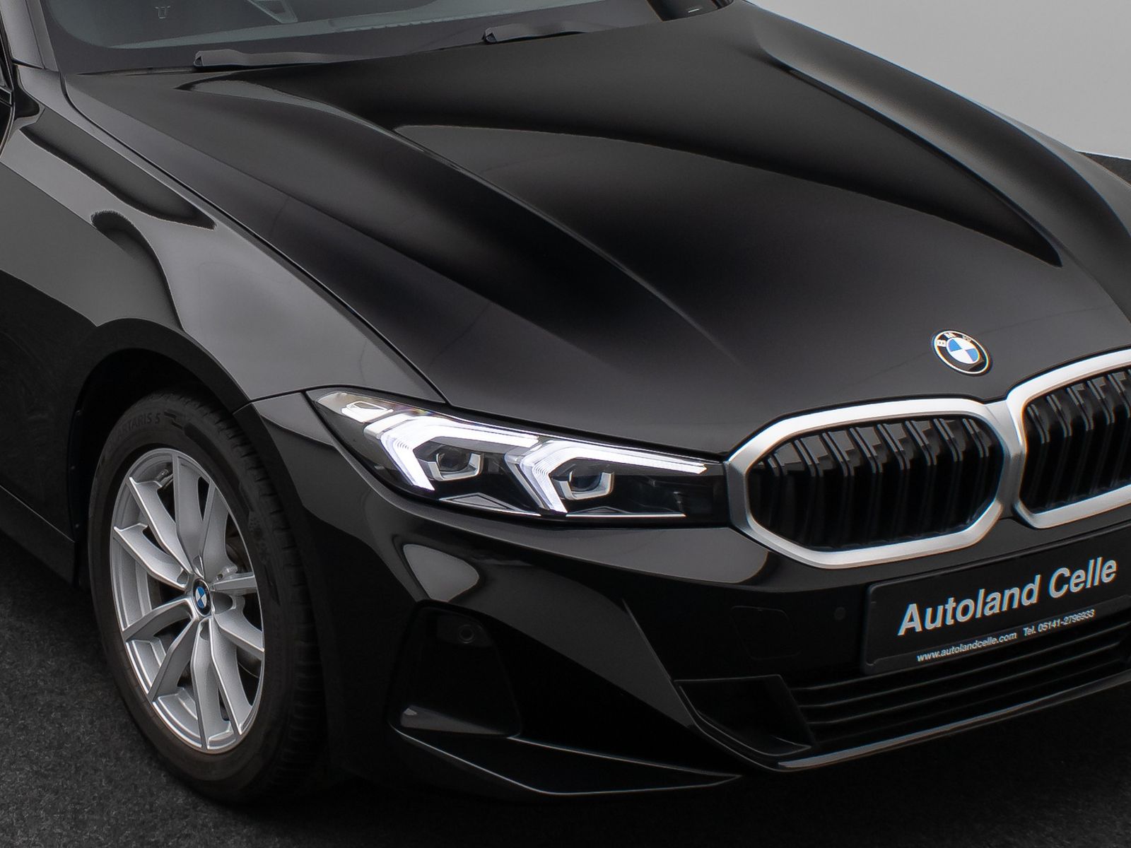 Fahrzeugabbildung BMW 318i DAB PDC Widscreen Geschwindigkeitsreg LED