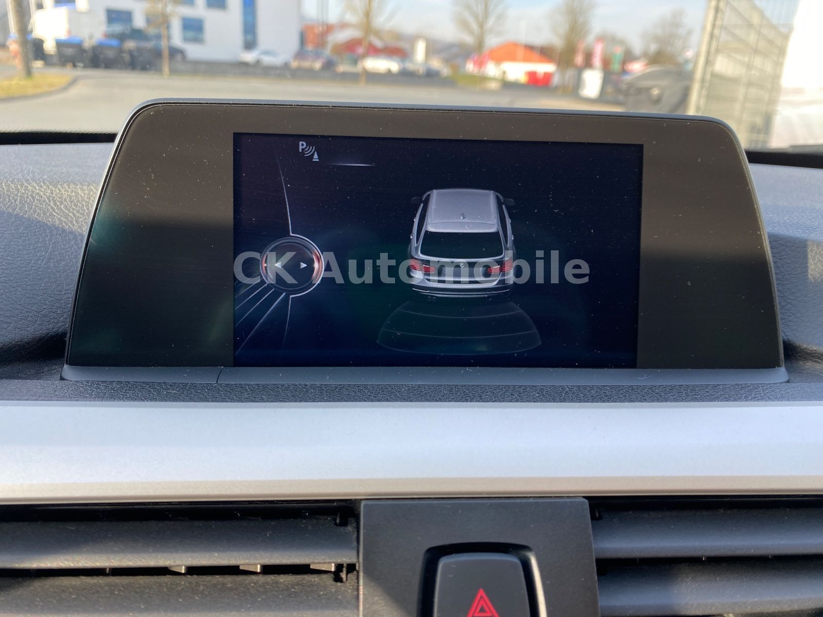 Fahrzeugabbildung BMW 320d Touring Automatik/Klima/Navi/Tempomat/PDC