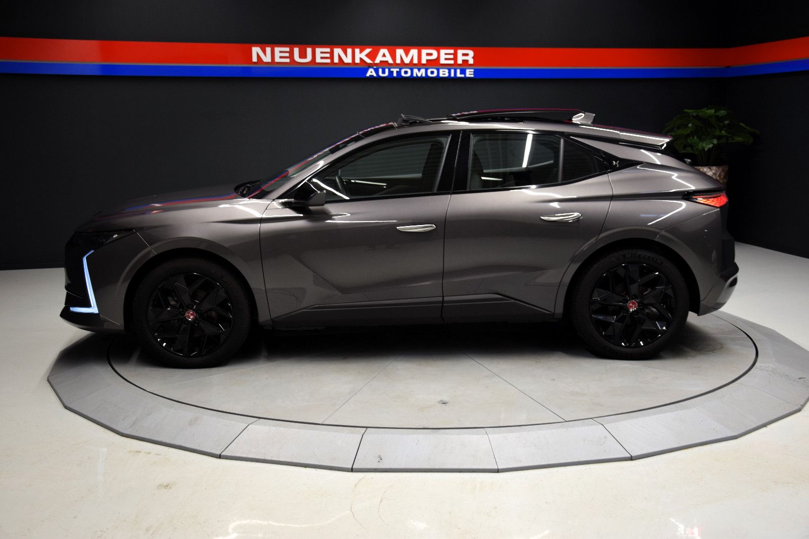 Fahrzeugabbildung DS Automobiles DS4 Performance Line Pano Sitzheizung