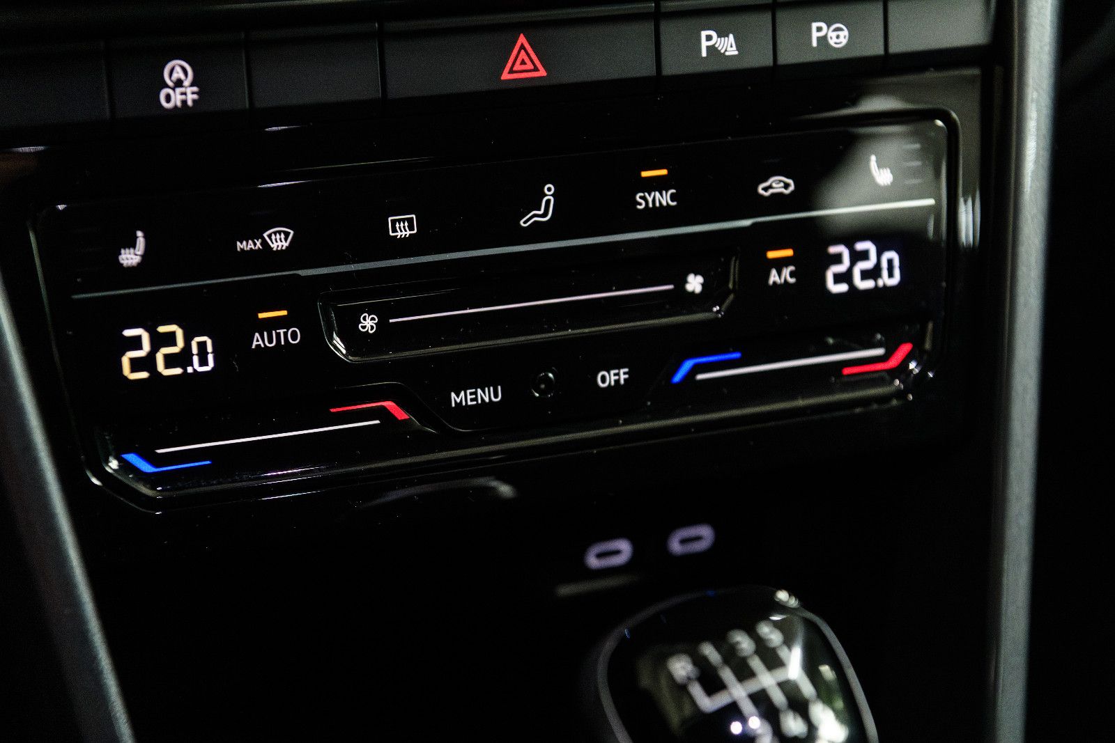 Fahrzeugabbildung Volkswagen T-Roc Style+LED+AHK+ACC+SHZ+GJR+APPCONNECT