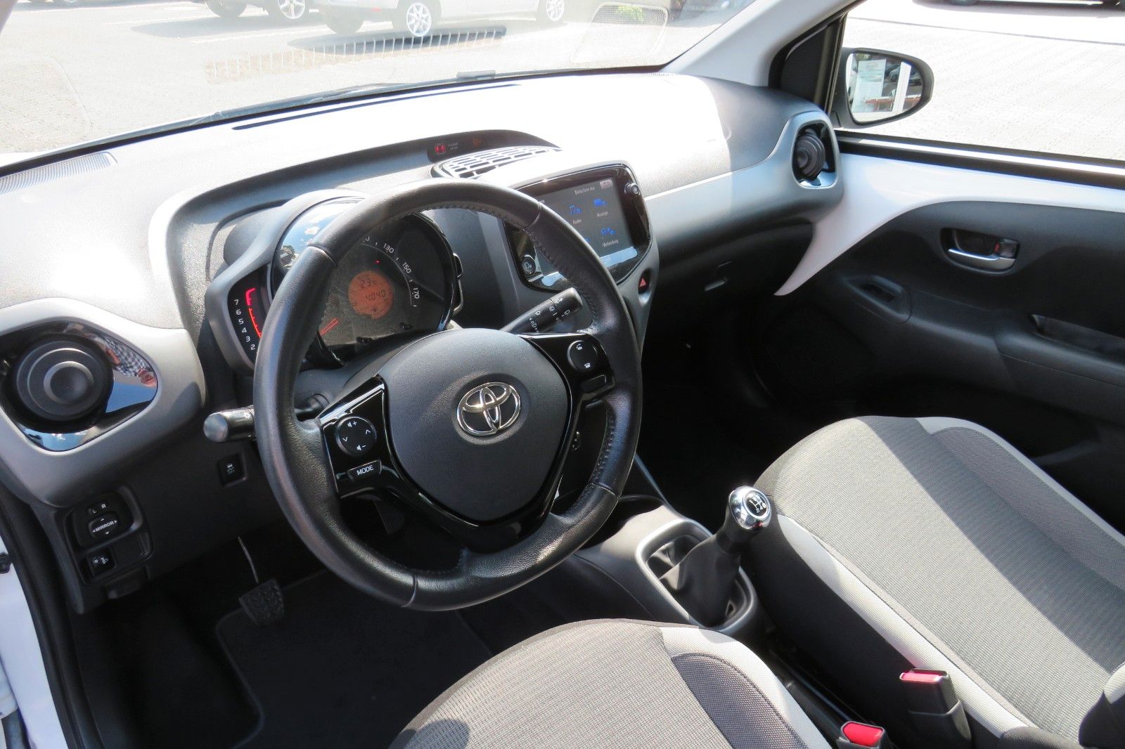 Fahrzeugabbildung Toyota Aygo AYGO X-PLAX KAMERA SITZH. APP-CONNECT 1.HD