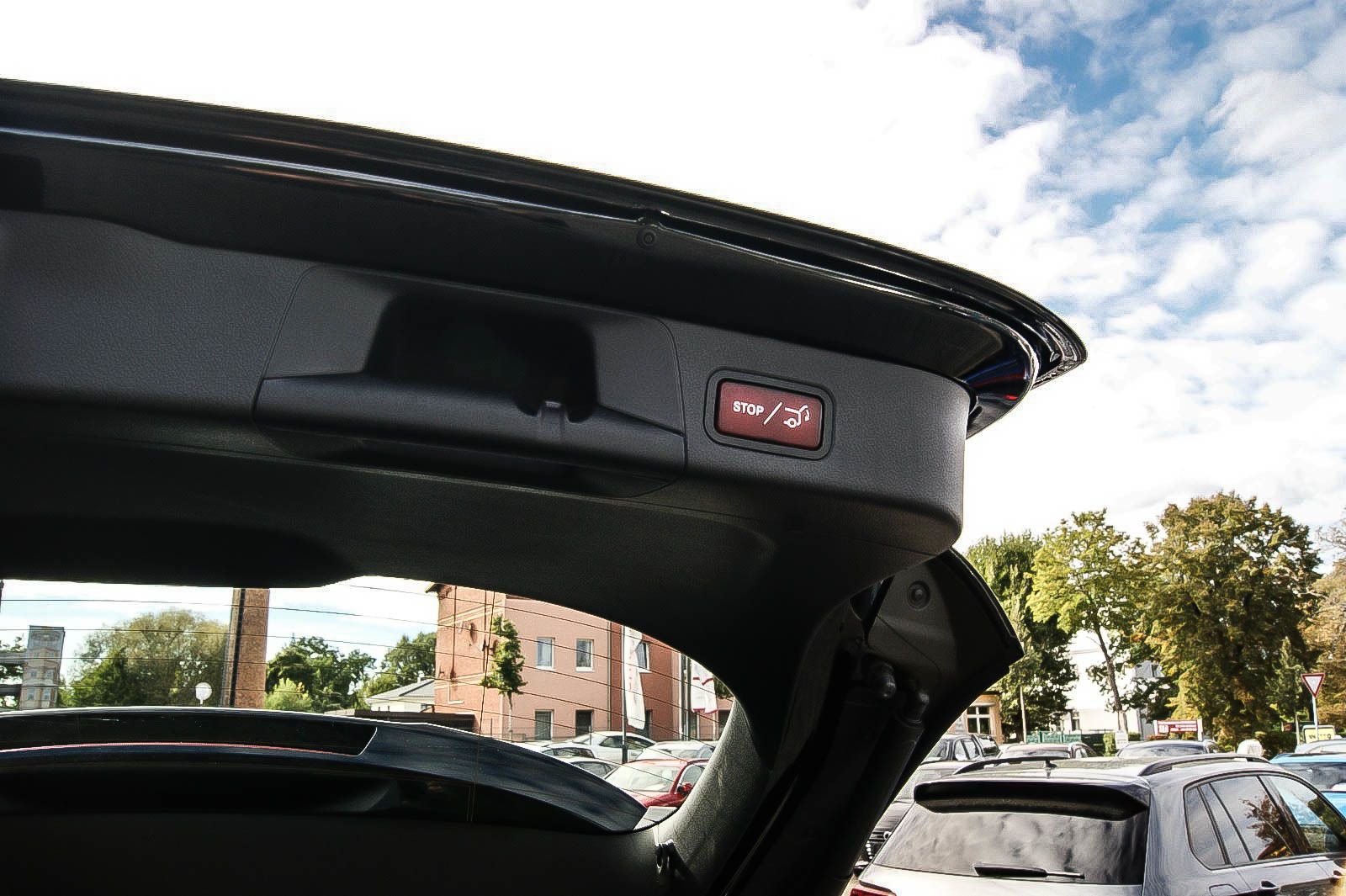 Fahrzeugabbildung Mercedes-Benz B 200 d 8G-DCT JungeSterne ANHÄNGERKUPLG E-SITZE