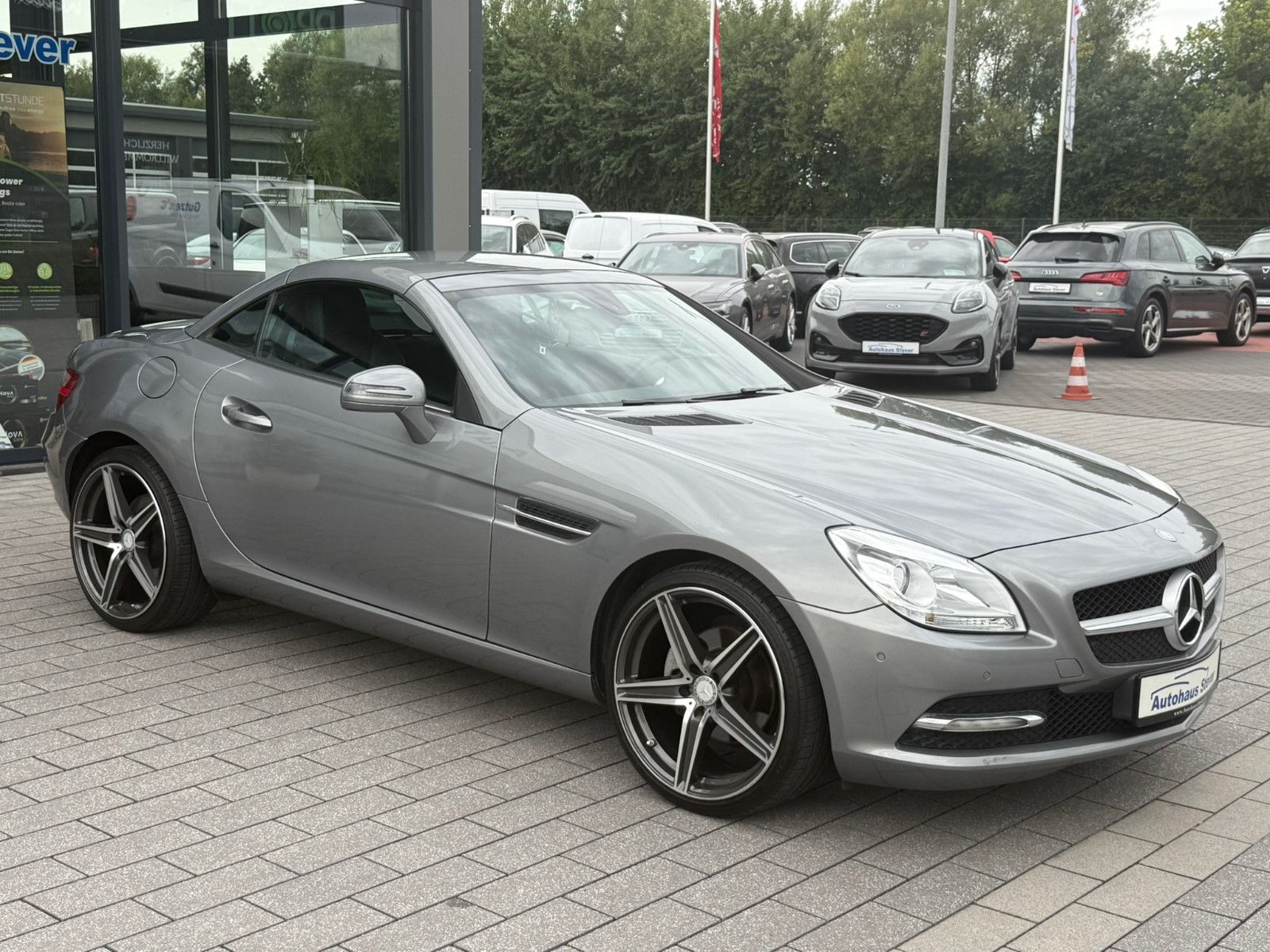 Fahrzeugabbildung Mercedes-Benz SLK 200 Roadster NAVI KLIMA LEDER AIRSHAFT PDC